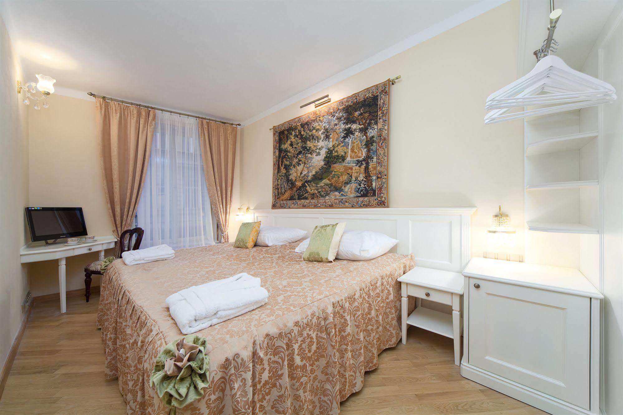 Louren - The Bridge 4* Praha