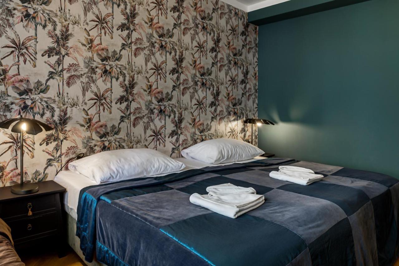 Louren - The Bridge Aparthotel