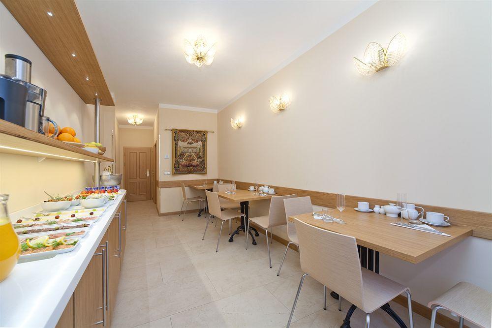 Louren - The Bridge Aparthotel Praha
